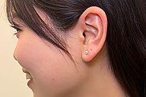 ピアス_マグネットピアスでシミュレーション