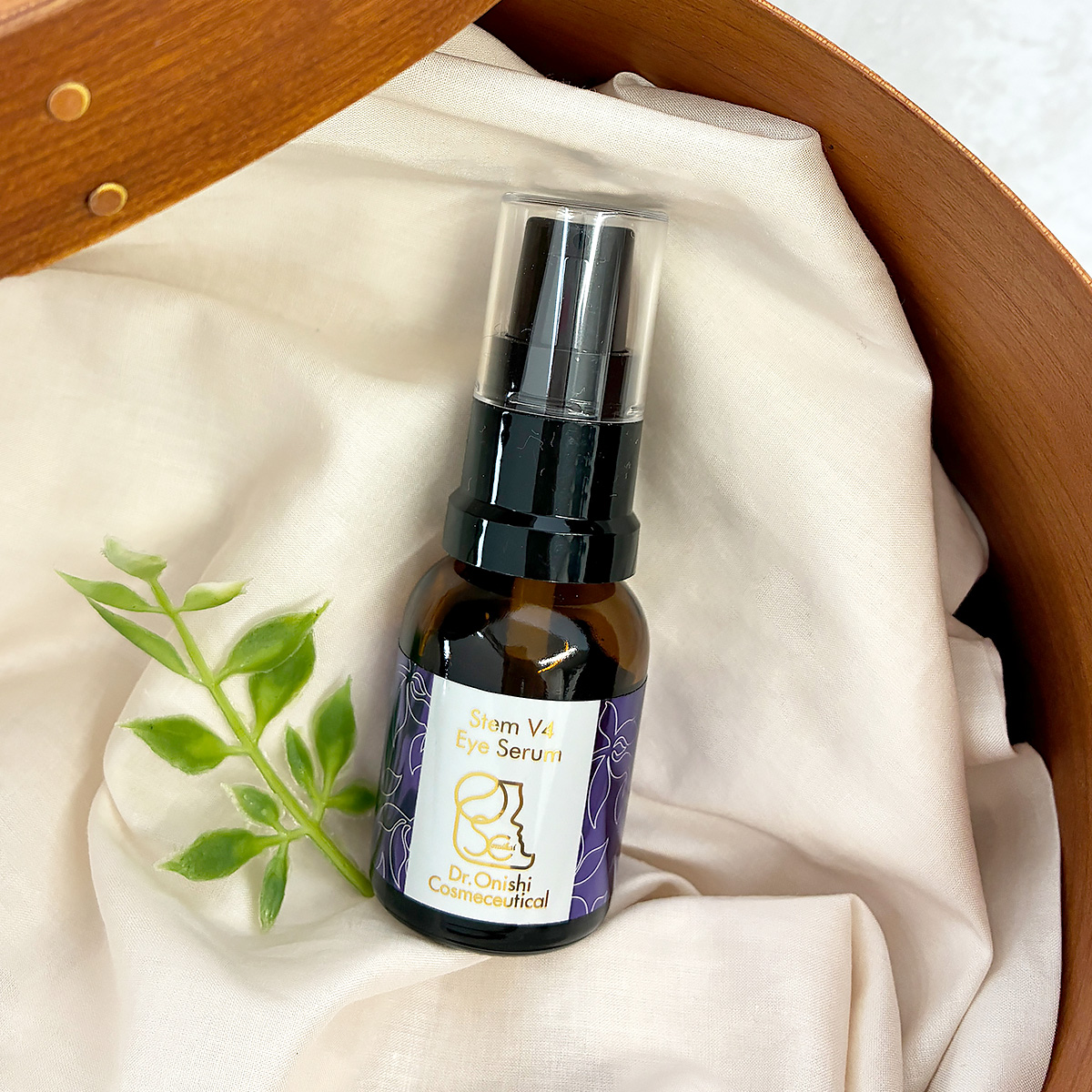 ステムV4アイセラム